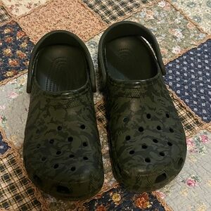 Camo crocs